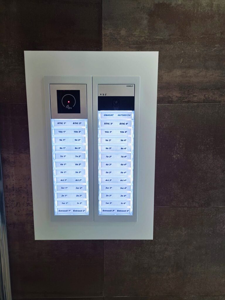 Videoportero llave proximidad_Comelit